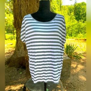 ⭐️$5 when bundled⭐️ Keren Hart Striped Top